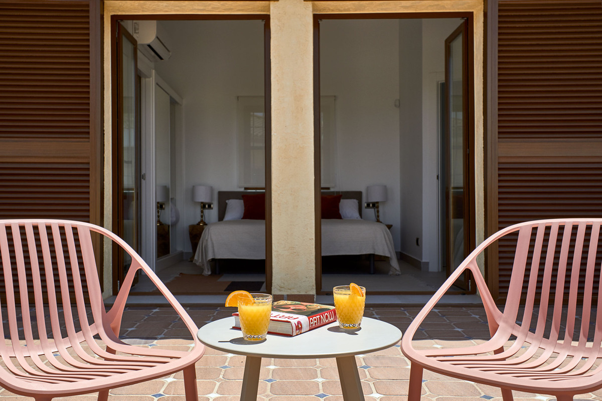 Villa de lujo en Desert Springs, Almería, Villa de lujo 4 dormitorios en Desert Springs, Almería. Vistas al golf, jardines privados, piscinas. Acabados premium. ¡Exclusividad y confort!