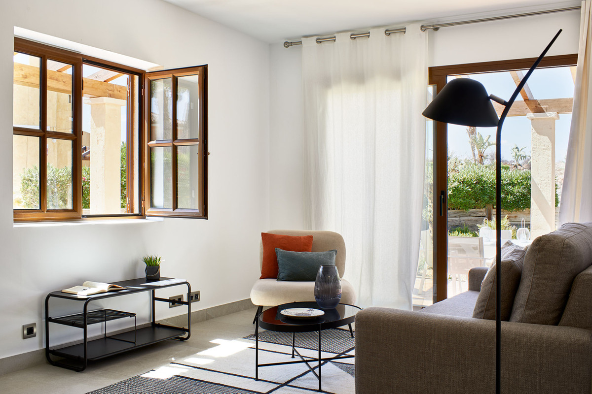 Villa de lujo en Desert Springs, Almería, Villa de lujo 4 dormitorios en Desert Springs, Almería. Vistas al golf, jardines privados, piscinas. Acabados premium. ¡Exclusividad y confort!