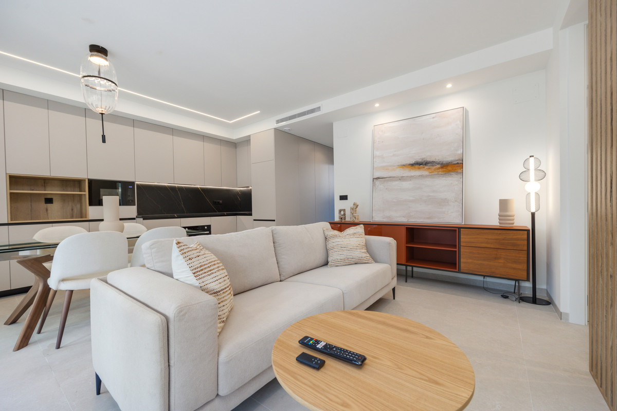 Tu oasis en Guardamar: Lujo y naturaleza., Descubre tu hogar en Guardamar, Alicante. Viviendas exclusivas con piscina y jardines. Vive el lujo y la calma cerca de playas únicas. ¡Tu paraíso te espera!