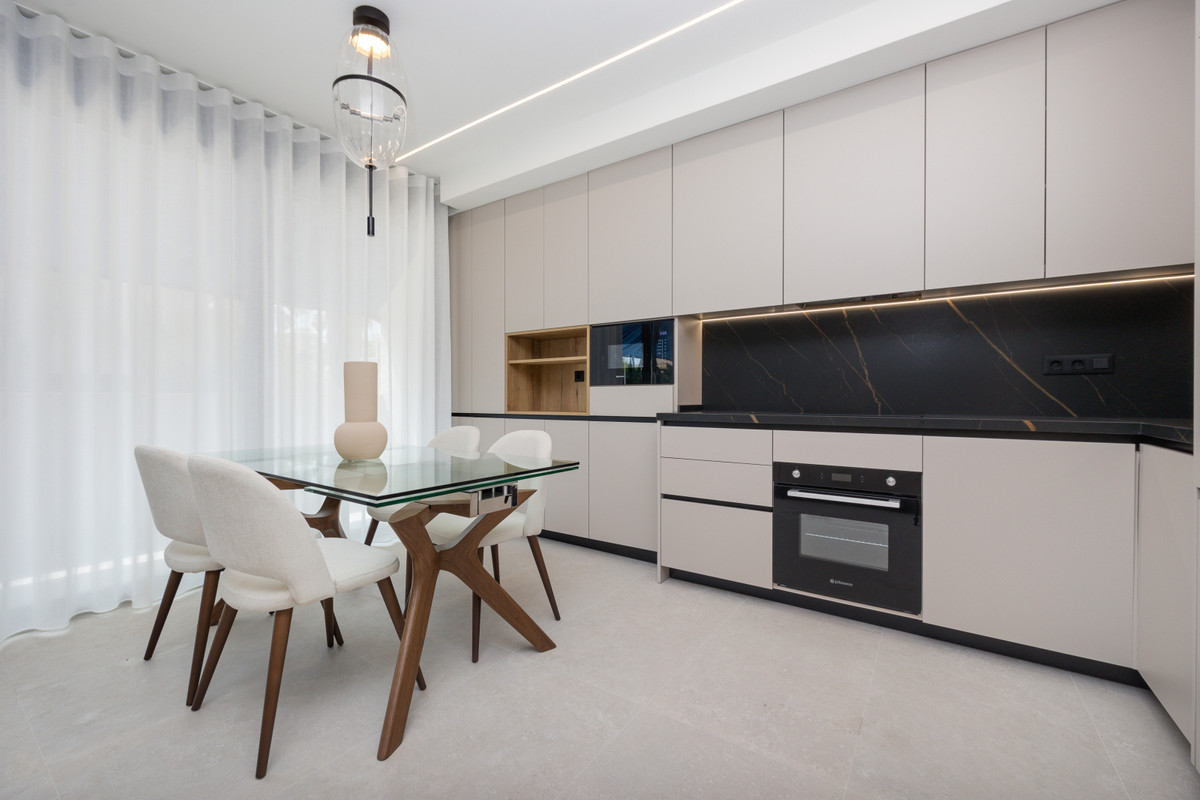 Tu oasis en Guardamar: Lujo y naturaleza., Descubre tu hogar en Guardamar, Alicante. Viviendas exclusivas con piscina y jardines. Vive el lujo y la calma cerca de playas únicas. ¡Tu paraíso te espera!