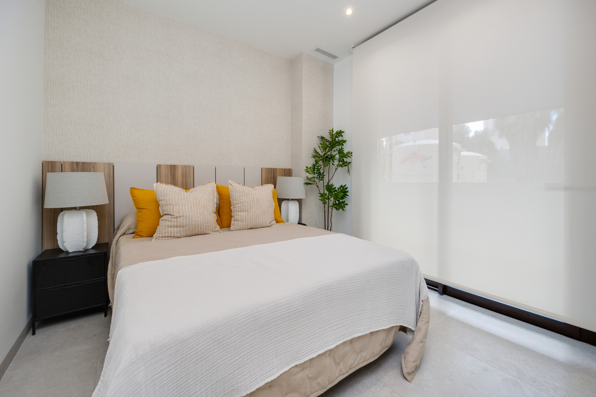 Tu oasis en Guardamar: Lujo y naturaleza., Descubre tu hogar en Guardamar, Alicante. Viviendas exclusivas con piscina y jardines. Vive el lujo y la calma cerca de playas únicas. ¡Tu paraíso te espera!