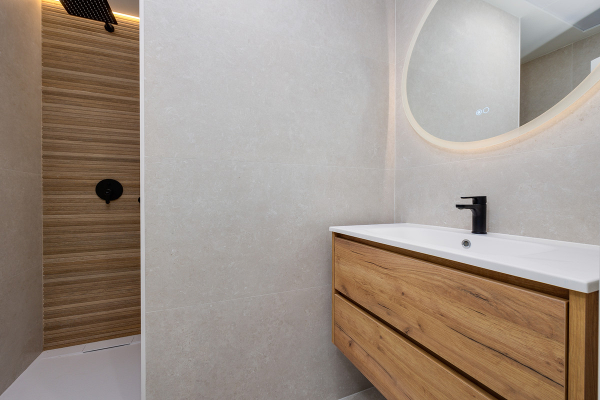 Tu oasis en Guardamar: Lujo y naturaleza., Descubre tu hogar en Guardamar, Alicante. Viviendas exclusivas con piscina y jardines. Vive el lujo y la calma cerca de playas únicas. ¡Tu paraíso te espera!