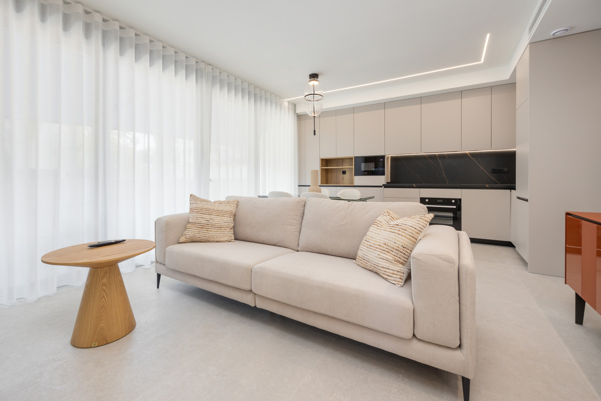 Tu oasis en Guardamar: Lujo y naturaleza., Descubre tu hogar en Guardamar, Alicante. Viviendas exclusivas con piscina y jardines. Vive el lujo y la calma cerca de playas únicas. ¡Tu paraíso te espera!