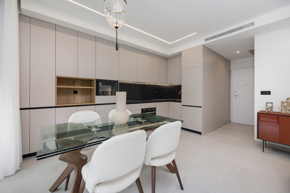 Tu oasis en Guardamar: Lujo y naturaleza., Descubre tu hogar en Guardamar, Alicante. Viviendas exclusivas con piscina y jardines. Vive el lujo y la calma cerca de playas únicas. ¡Tu paraíso te espera!