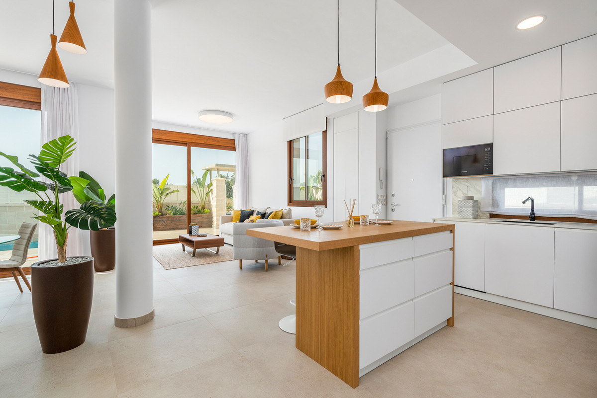 Villa de lujo a 200 m de la playa en Vera, Villas de obra nueva en Vera, Almería. A 200m de la playa. Piscinas privadas y parcelas amplias. ¡Estilo de vida mediterráneo!