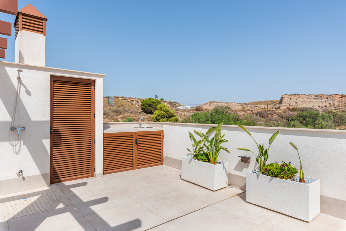 Villa de lujo a 200 m de la playa en Vera, Villas de obra nueva en Vera, Almería. A 200m de la playa. Piscinas privadas y parcelas amplias. ¡Estilo de vida mediterráneo!