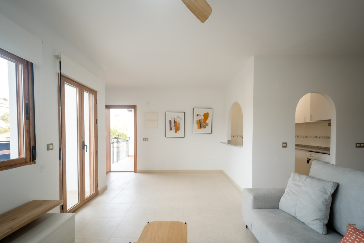 Tu oasis moderno en Las Herrerías, Almería, Descubre apartamentos de diseño en Las Herrerías, Almería. 2 hab, 2 baños, terraza, piscina. ¡Tu hogar mediterráneo ideal!