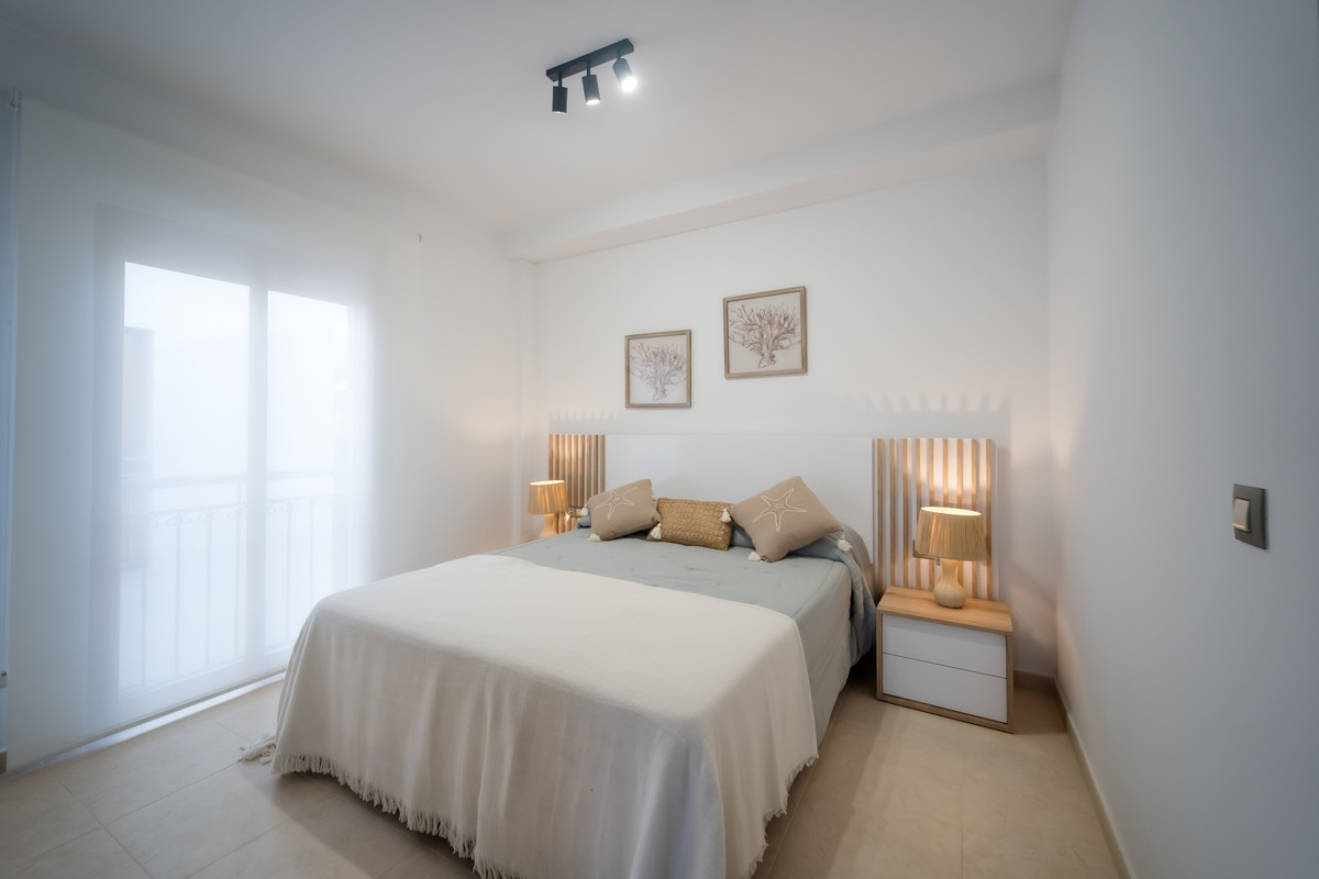 Tu oasis moderno en Las Herrerías, Almería, Descubre apartamentos de diseño en Las Herrerías, Almería. 2 hab, 2 baños, terraza, piscina. ¡Tu hogar mediterráneo ideal!