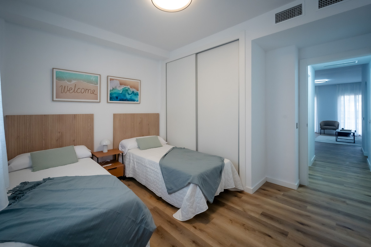 Tu oasis moderno en Las Herrerías, Almería, Descubre apartamentos de diseño en Las Herrerías, Almería. 2 hab, 2 baños, terraza, piscina. ¡Tu hogar mediterráneo ideal!