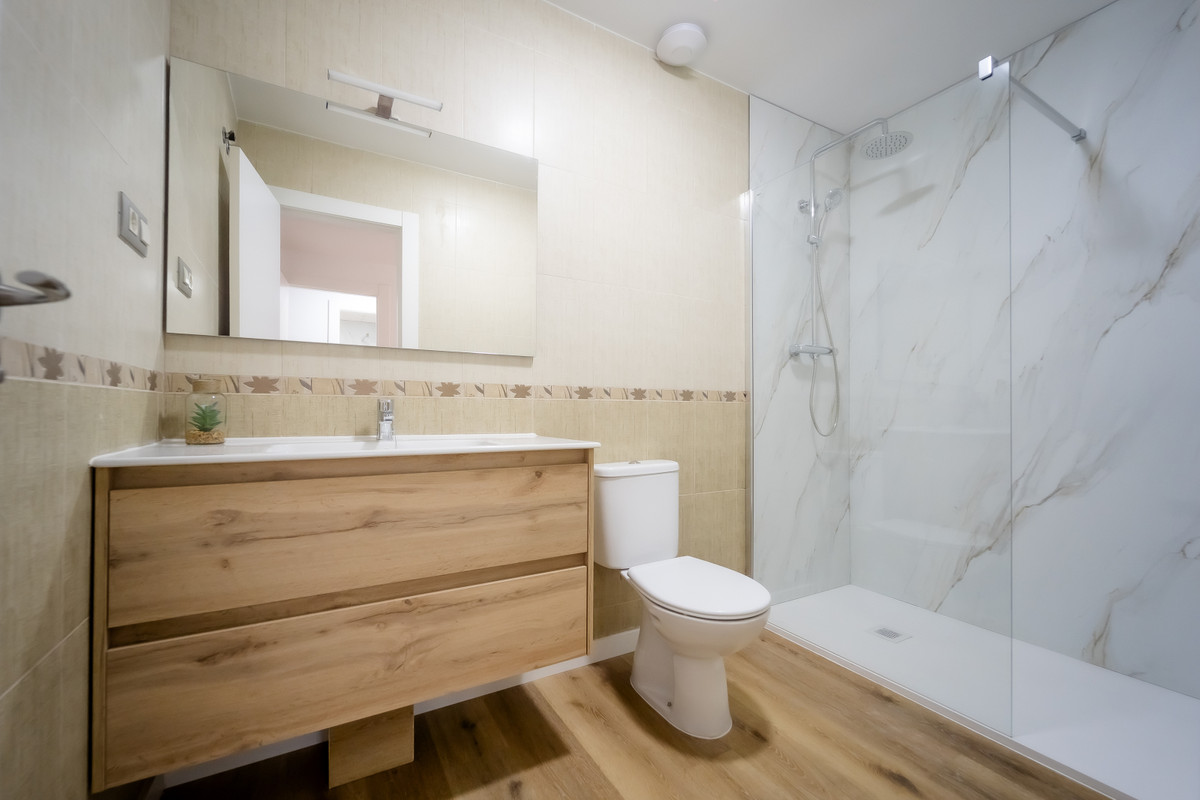 Tu oasis moderno en Las Herrerías, Almería, Descubre apartamentos de diseño en Las Herrerías, Almería. 2 hab, 2 baños, terraza, piscina. ¡Tu hogar mediterráneo ideal!