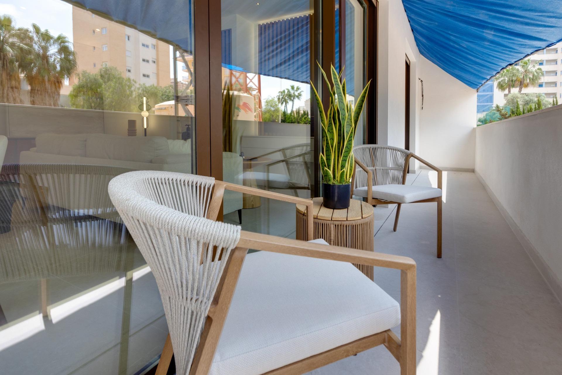 Apartamento en Venta en Guardamar del Segura, Apartamentos obra nueva en Guardamar, Costa Blanca. Diseño moderno, 2 hab, piscina, spa. A 1.6km playa. ¡Vive el lujo mediterráneo!