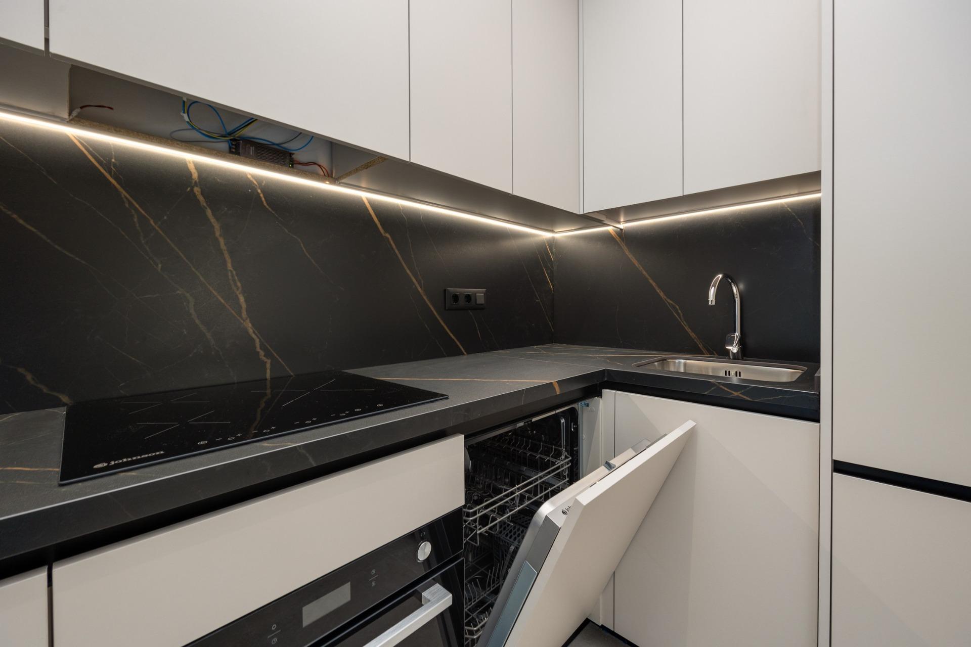 Apartamento en Venta en Guardamar del Segura, Apartamentos obra nueva en Guardamar, Costa Blanca. Diseño moderno, 2 hab, piscina, spa. A 1.6km playa. ¡Vive el lujo mediterráneo!