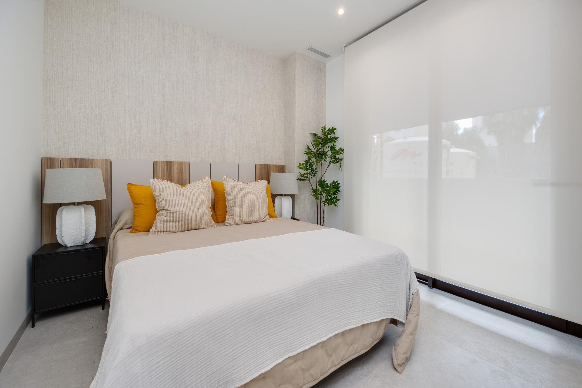 Apartamento en Venta en Guardamar del Segura, Apartamentos obra nueva en Guardamar, Costa Blanca. Diseño moderno, 2 hab, piscina, spa. A 1.6km playa. ¡Vive el lujo mediterráneo!
