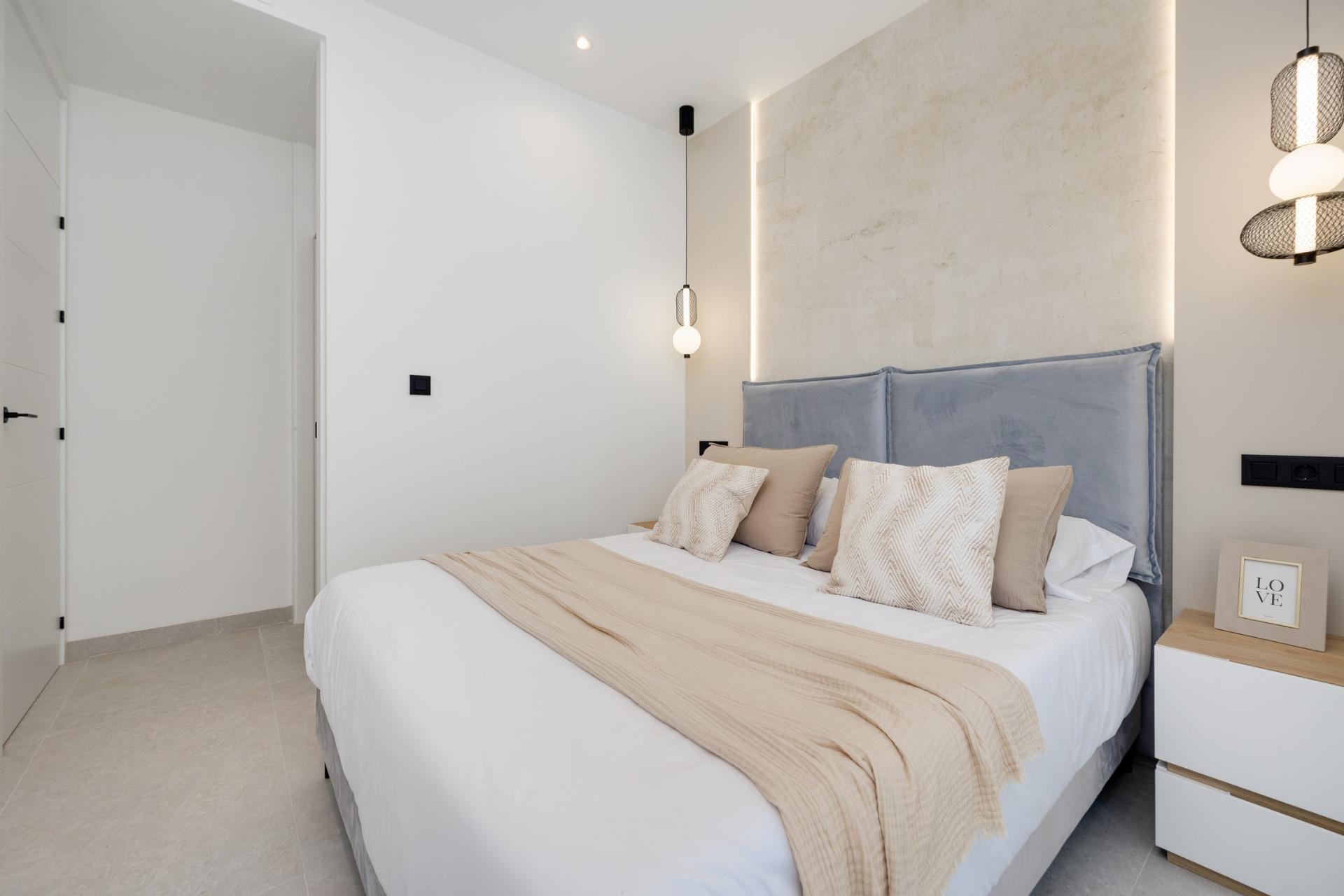 Apartamento en Venta en Guardamar del Segura, Apartamentos obra nueva en Guardamar, Costa Blanca. Diseño moderno, 2 hab, piscina, spa. A 1.6km playa. ¡Vive el lujo mediterráneo!