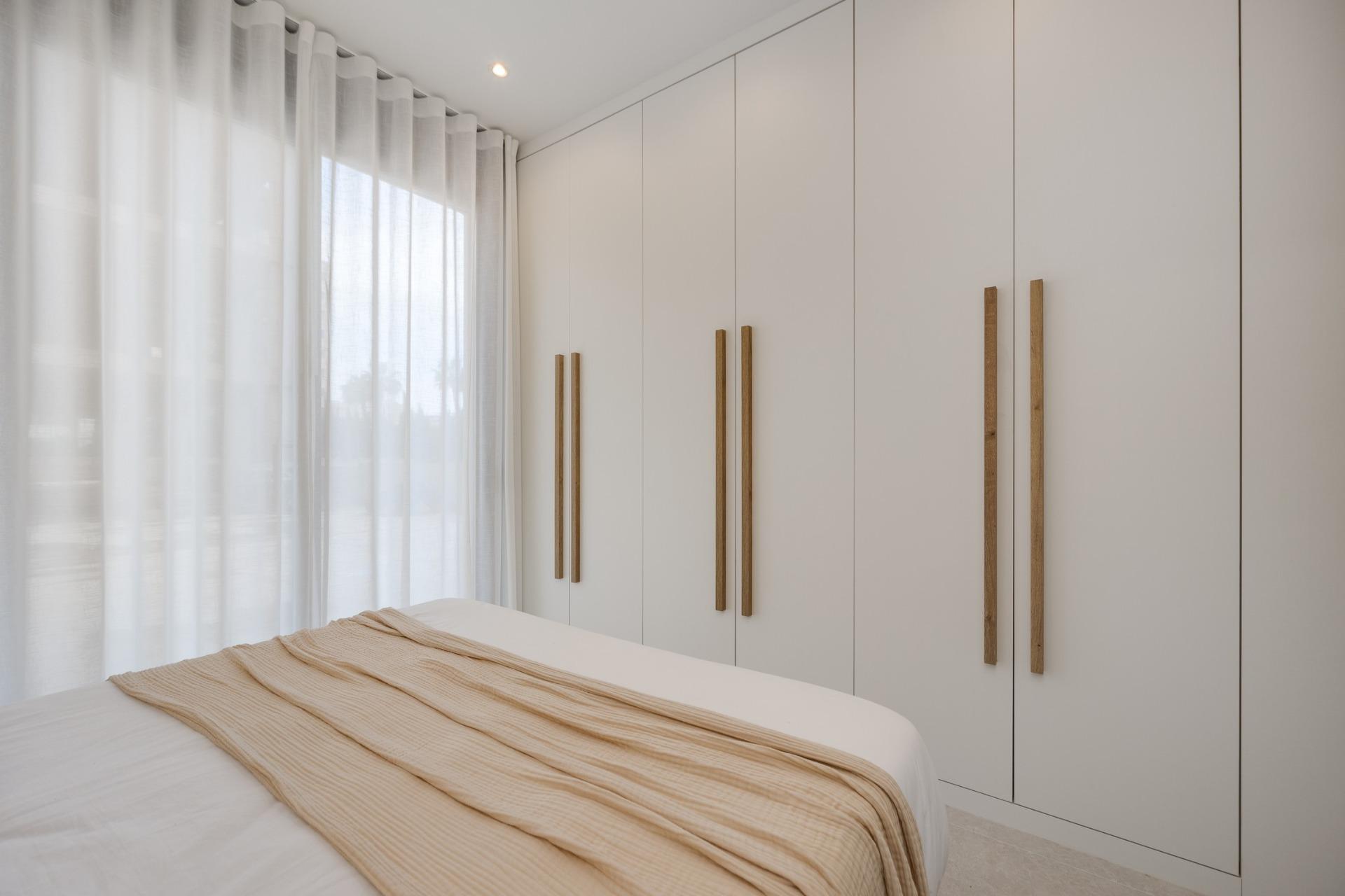 Apartamento en Venta en Guardamar del Segura, Apartamentos obra nueva en Guardamar, Costa Blanca. Diseño moderno, 2 hab, piscina, spa. A 1.6km playa. ¡Vive el lujo mediterráneo!