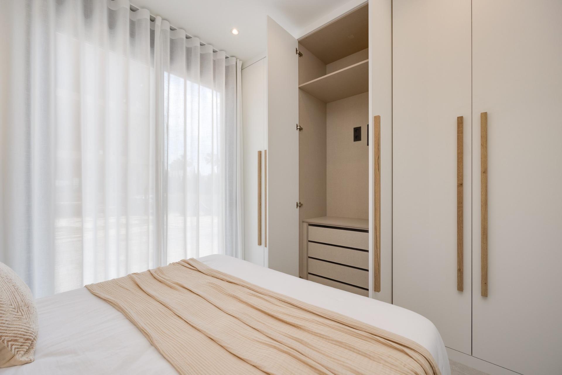 Apartamento en Venta en Guardamar del Segura, Apartamentos obra nueva en Guardamar, Costa Blanca. Diseño moderno, 2 hab, piscina, spa. A 1.6km playa. ¡Vive el lujo mediterráneo!