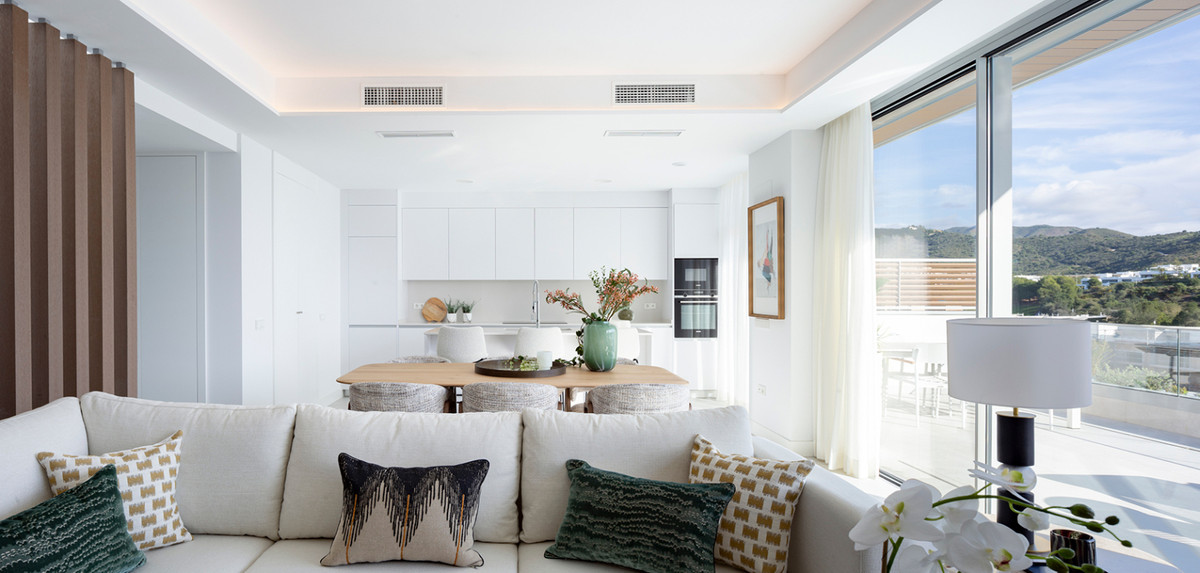 Lujo y brisa marina en Marbella., Exclusivos apartamentos de 3-4 dormitorios en Marbella, Málaga. Vistas al mar y brisa marina. Vive el lujo y la calidad de vida.