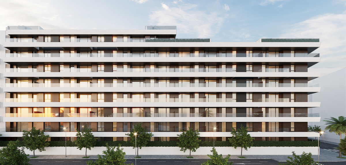 Málaga Oeste: Tu oasis urbano con terraza y conexión, Apartamento de 2 dorm. en La Princesa, Málaga. Disfruta amplias terrazas, a minutos de Playa Huelin. Conectividad excepcional (AVE, Metro, Aeropuerto). ¡Vive el