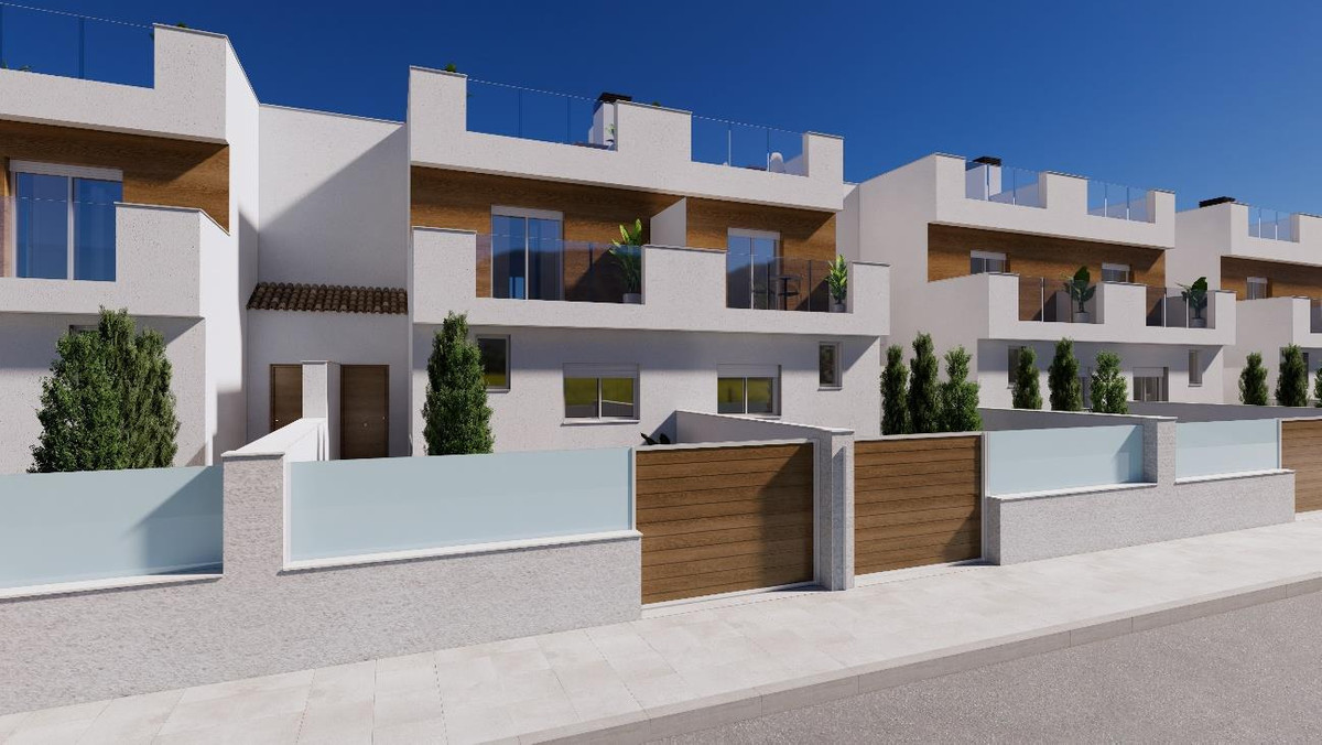 Villas de Lujo: Mar, Golf y Sol en Los Alcázares, Descubre 31 villas adosadas de lujo en Los Alcázares, Murcia. A metros del Mar Menor y golf La Serena. 3 dorm, terrazas, solárium. ¡Invierte en tu bienestar!