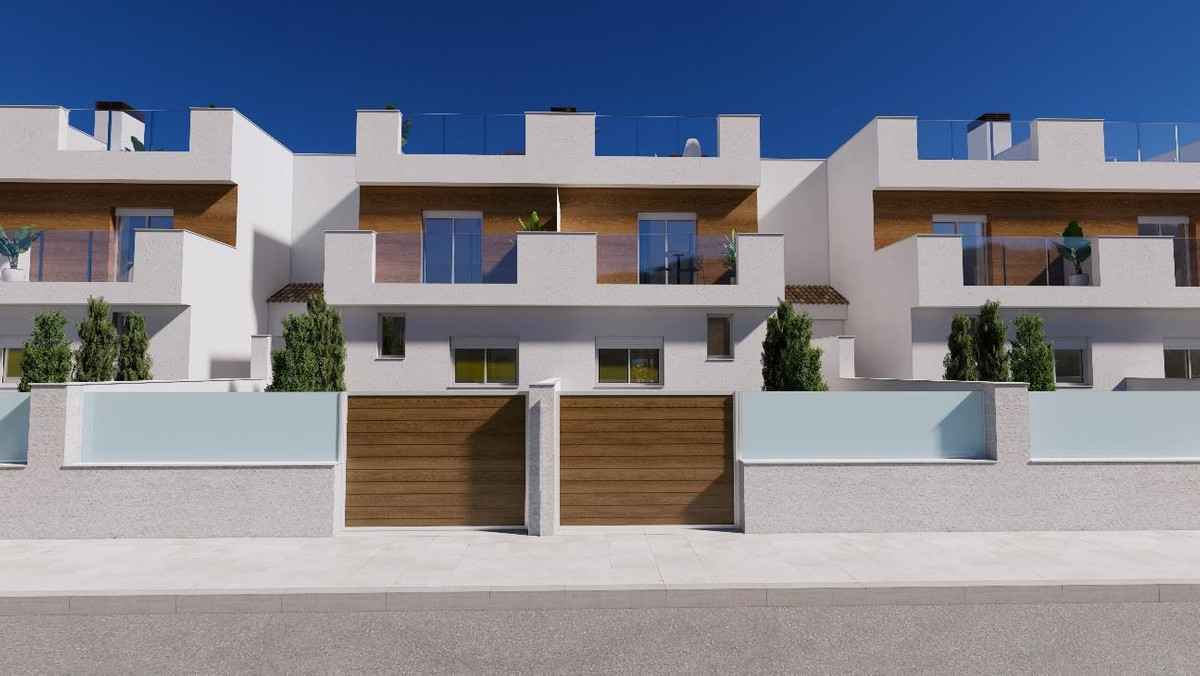 Villas de Lujo: Mar, Golf y Sol en Los Alcázares, Descubre 31 villas adosadas de lujo en Los Alcázares, Murcia. A metros del Mar Menor y golf La Serena. 3 dorm, terrazas, solárium. ¡Invierte en tu bienestar!