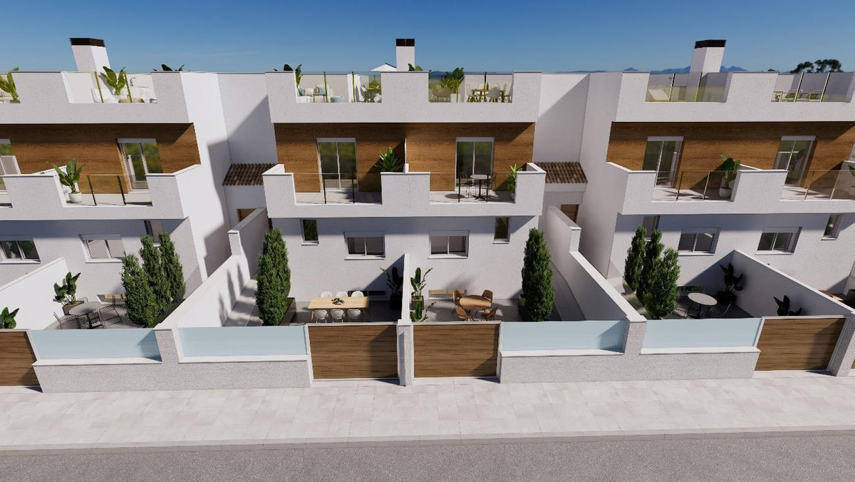 Villas de Lujo: Mar, Golf y Sol en Los Alcázares, Descubre 31 villas adosadas de lujo en Los Alcázares, Murcia. A metros del Mar Menor y golf La Serena. 3 dorm, terrazas, solárium. ¡Invierte en tu bienestar!