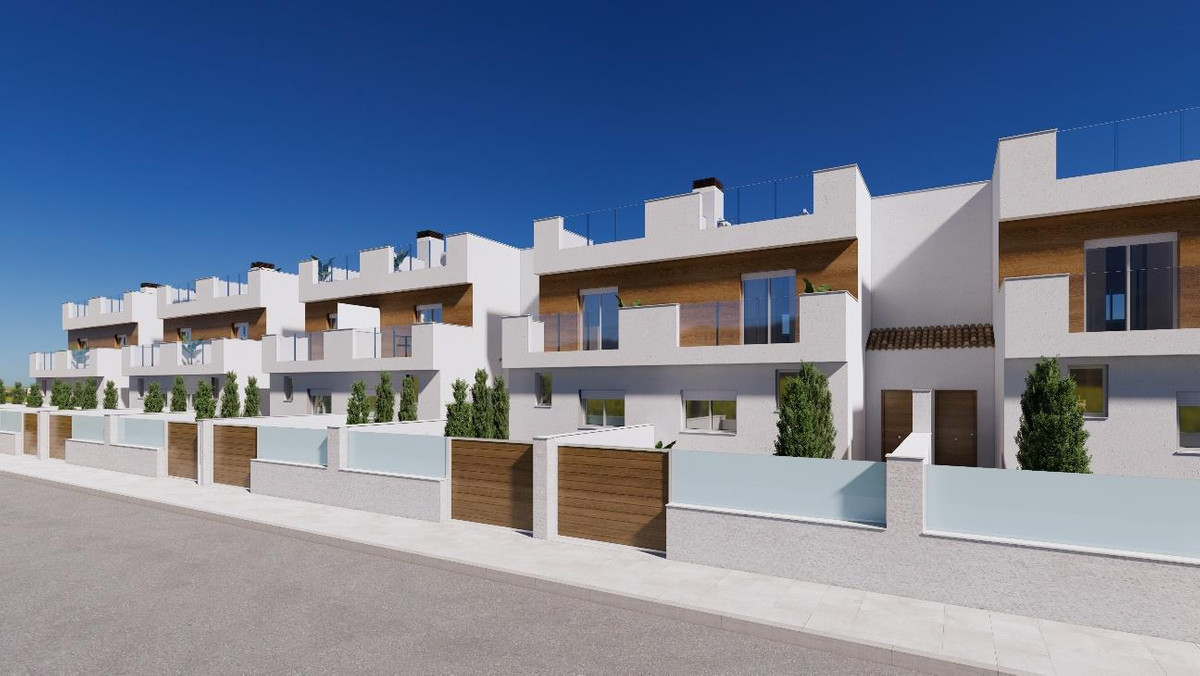 Villas de Lujo: Mar, Golf y Sol en Los Alcázares, Descubre 31 villas adosadas de lujo en Los Alcázares, Murcia. A metros del Mar Menor y golf La Serena. 3 dorm, terrazas, solárium. ¡Invierte en tu bienestar!