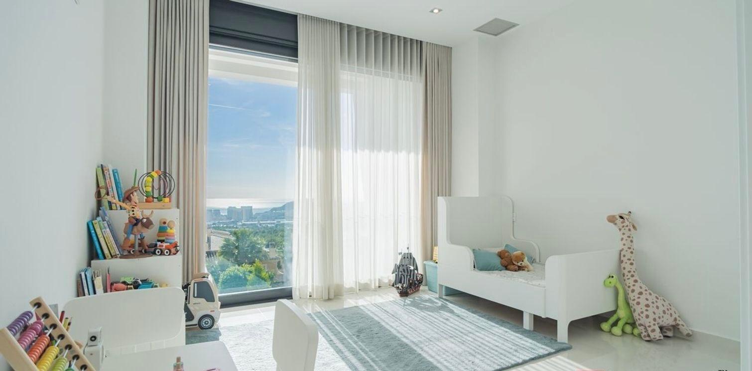 Villa de Lujo Exquisita en Sierra Cortina con Piscina y Vistas, Descubra esta villa de lujo en Sierra Cortina, Finestrat. 389m², 5 dorm, 5 baños, piscina privada, gimnasio y vistas espectaculares. ¡Viva el lujo y la privacid