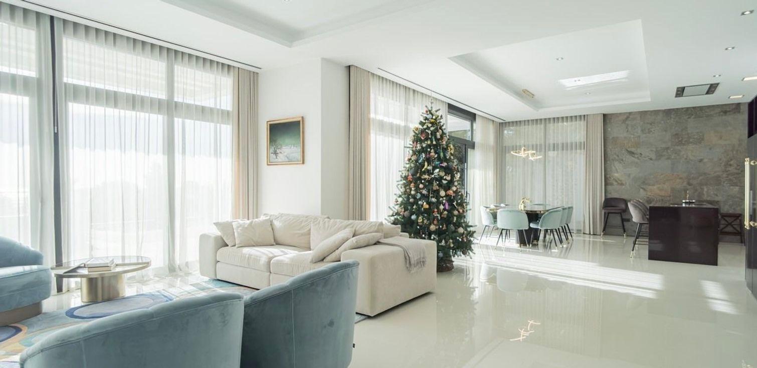 Villa de Lujo Exquisita en Sierra Cortina con Piscina y Vistas, Descubra esta villa de lujo en Sierra Cortina, Finestrat. 389m², 5 dorm, 5 baños, piscina privada, gimnasio y vistas espectaculares. ¡Viva el lujo y la privacid
