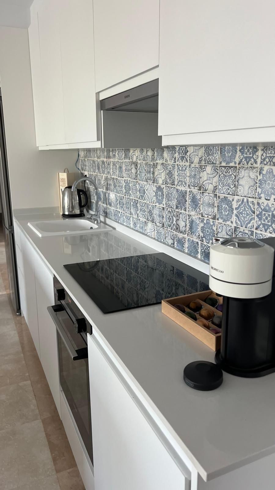 Exclusivo Ático 4 Dormitorios en Benahavís, Paraíso. Disponible Octubre., Ático de lujo 4 dorm. en Paraíso, Benahavís. Alquiler larga temporada. Disfruta de terraza, piscinas, gimnasio y seguridad 24/7. Vive la exclusiva Costa del Sol