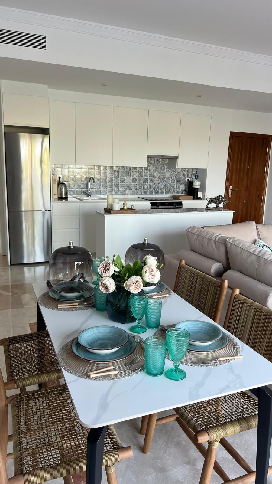 Exclusivo Ático 4 Dormitorios en Benahavís, Paraíso. Disponible Octubre., Ático de lujo 4 dorm. en Paraíso, Benahavís. Alquiler larga temporada. Disfruta de terraza, piscinas, gimnasio y seguridad 24/7. Vive la exclusiva Costa del Sol
