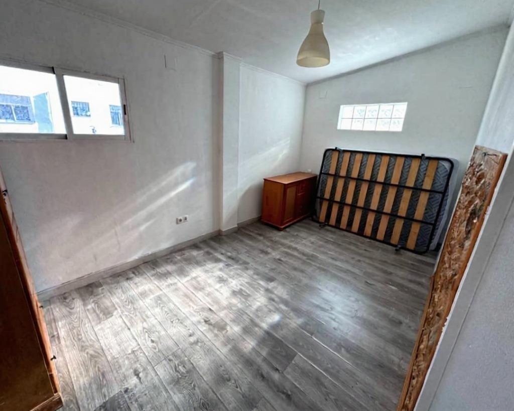 Villa Exclusiva en Cox: Doble Hogar y Gran Parcela, Villa de lujo en Cox, Alicante. Gran parcela de 2000m² con piscina, 3 viviendas y vistas. Ideal para familias, inversión o alquiler turístico. ¡Potencial único!