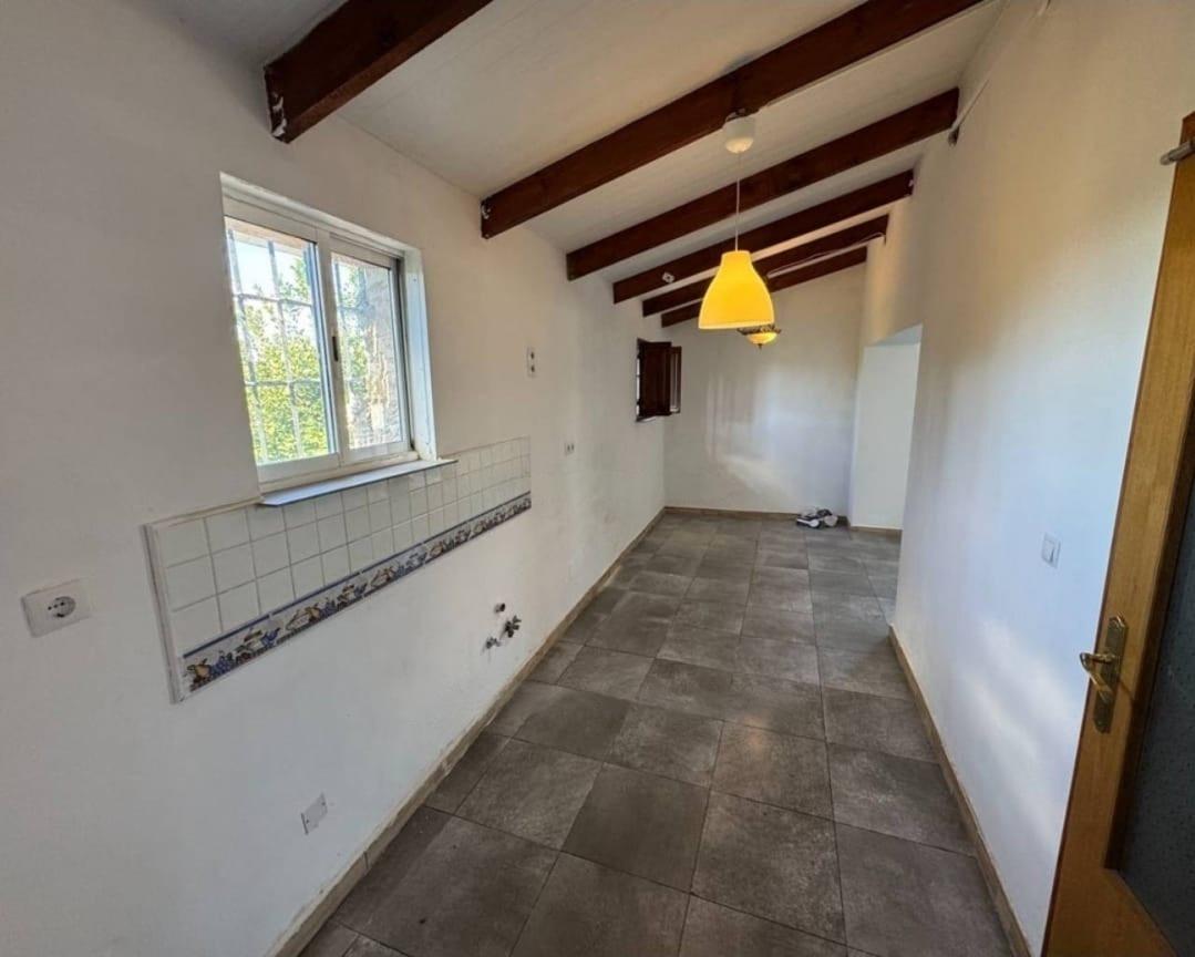 Villa Exclusiva en Cox: Doble Hogar y Gran Parcela, Villa de lujo en Cox, Alicante. Gran parcela de 2000m² con piscina, 3 viviendas y vistas. Ideal para familias, inversión o alquiler turístico. ¡Potencial único!