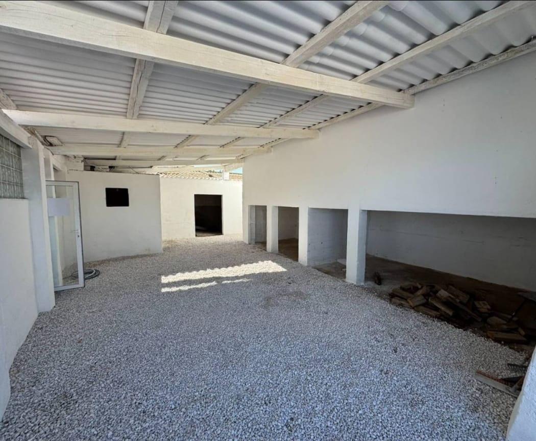 Villa Exclusiva en Cox: Doble Hogar y Gran Parcela, Villa de lujo en Cox, Alicante. Gran parcela de 2000m² con piscina, 3 viviendas y vistas. Ideal para familias, inversión o alquiler turístico. ¡Potencial único!