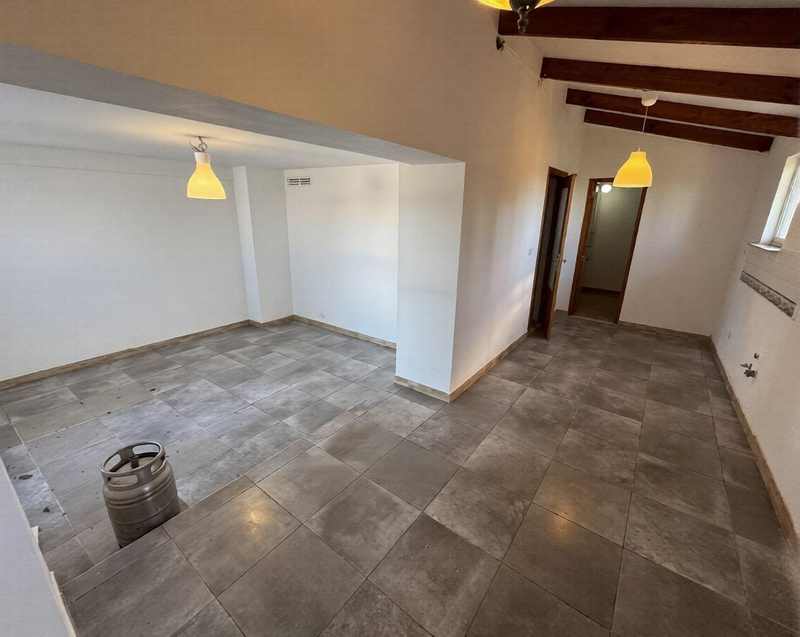 Villa Exclusiva en Cox: Doble Hogar y Gran Parcela, Villa de lujo en Cox, Alicante. Gran parcela de 2000m² con piscina, 3 viviendas y vistas. Ideal para familias, inversión o alquiler turístico. ¡Potencial único!
