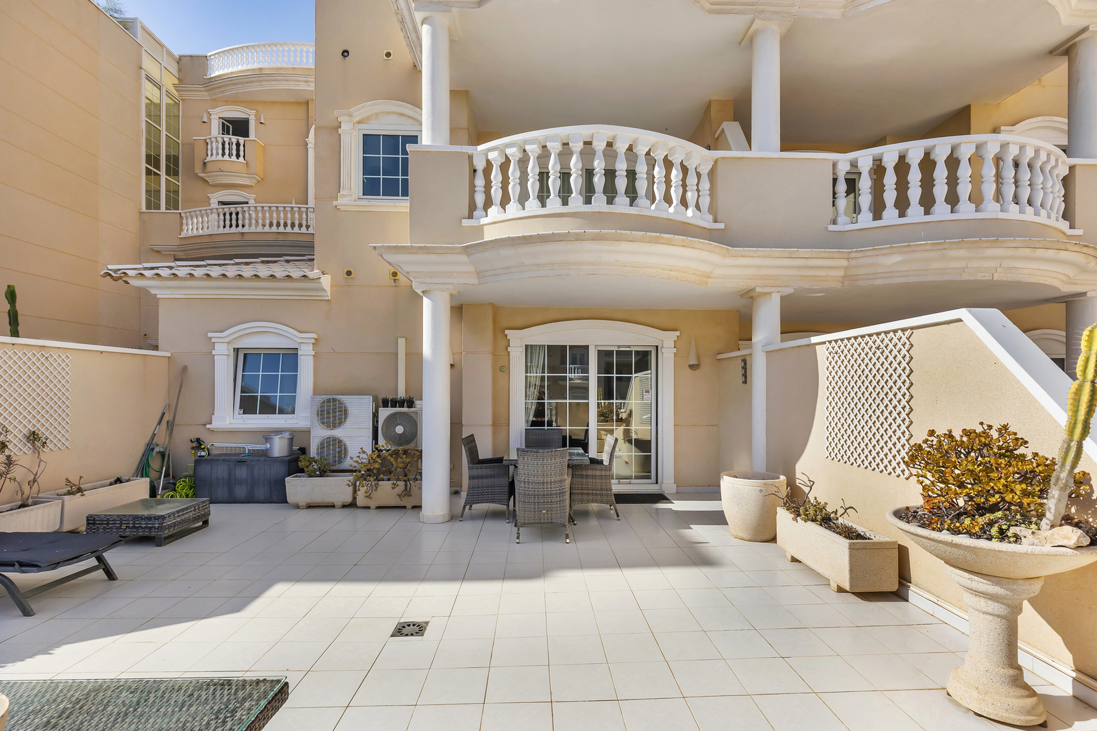 Tu Oasis Mediterráneo en Guardamar: ¡Listo para Vivir!