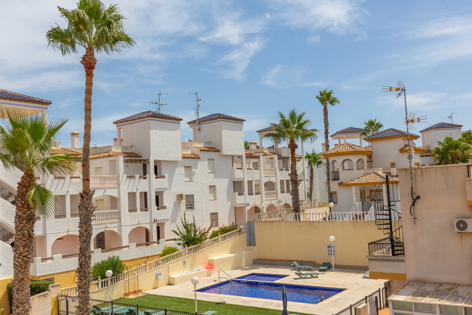 Apartamento amueblado con solarium privado