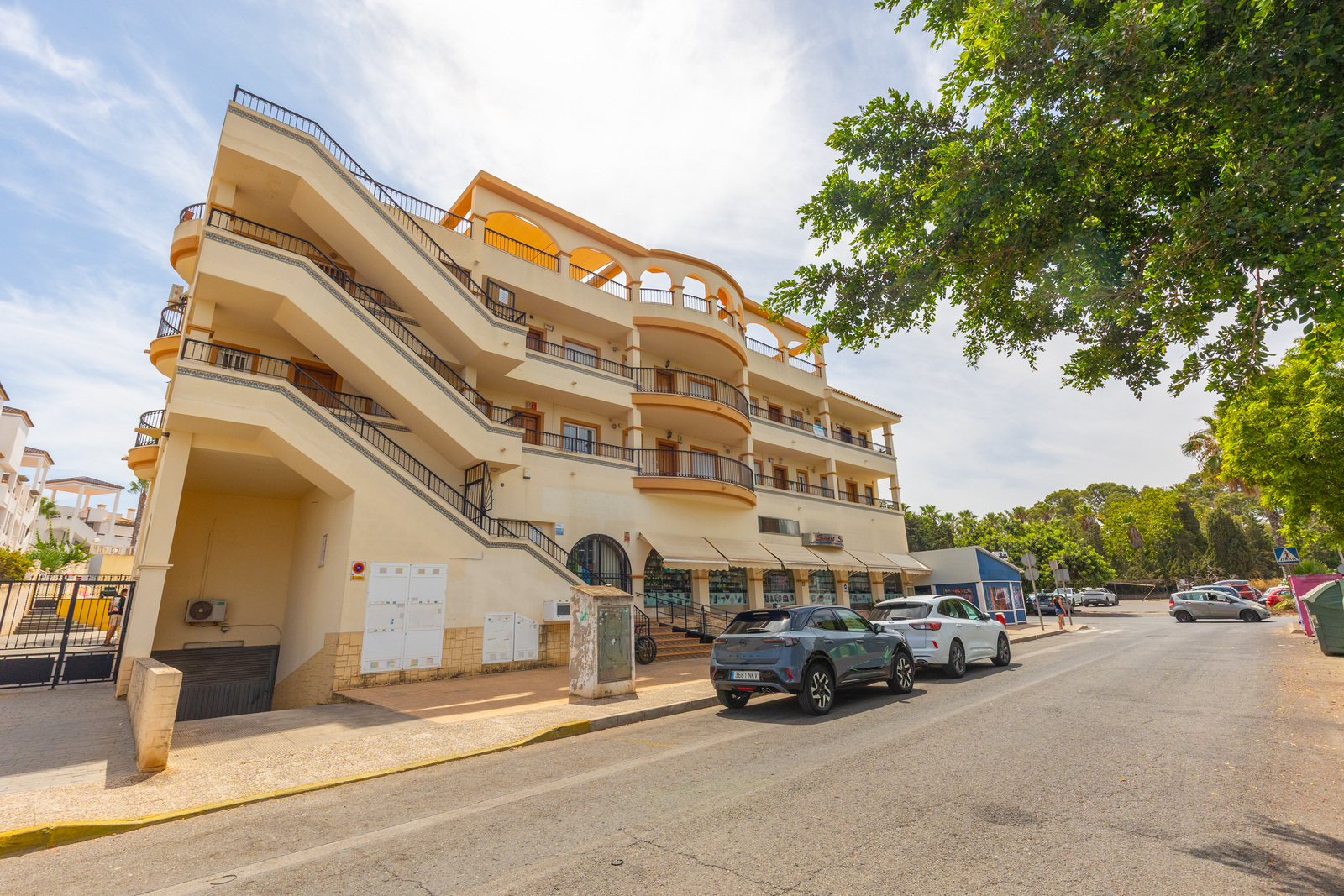 Apartamento amueblado con solarium privado