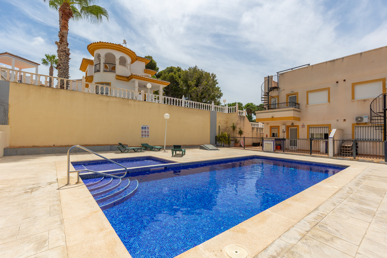 Apartamento amueblado con solarium privado
