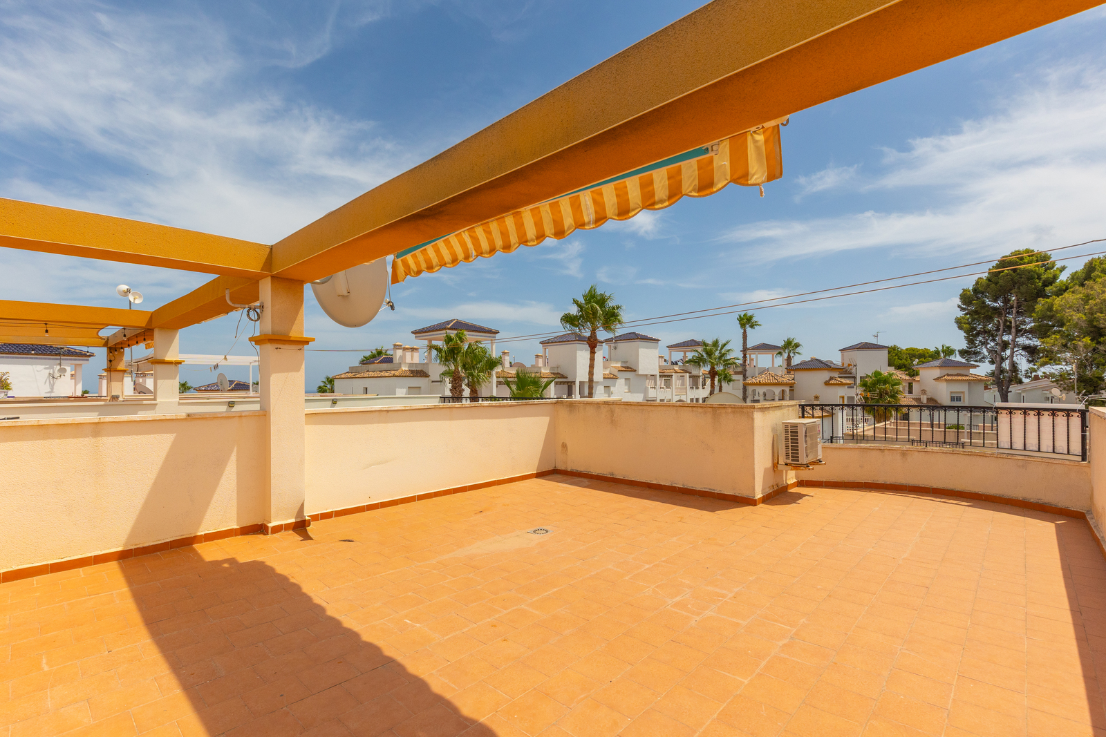 Apartamento amueblado con solarium privado