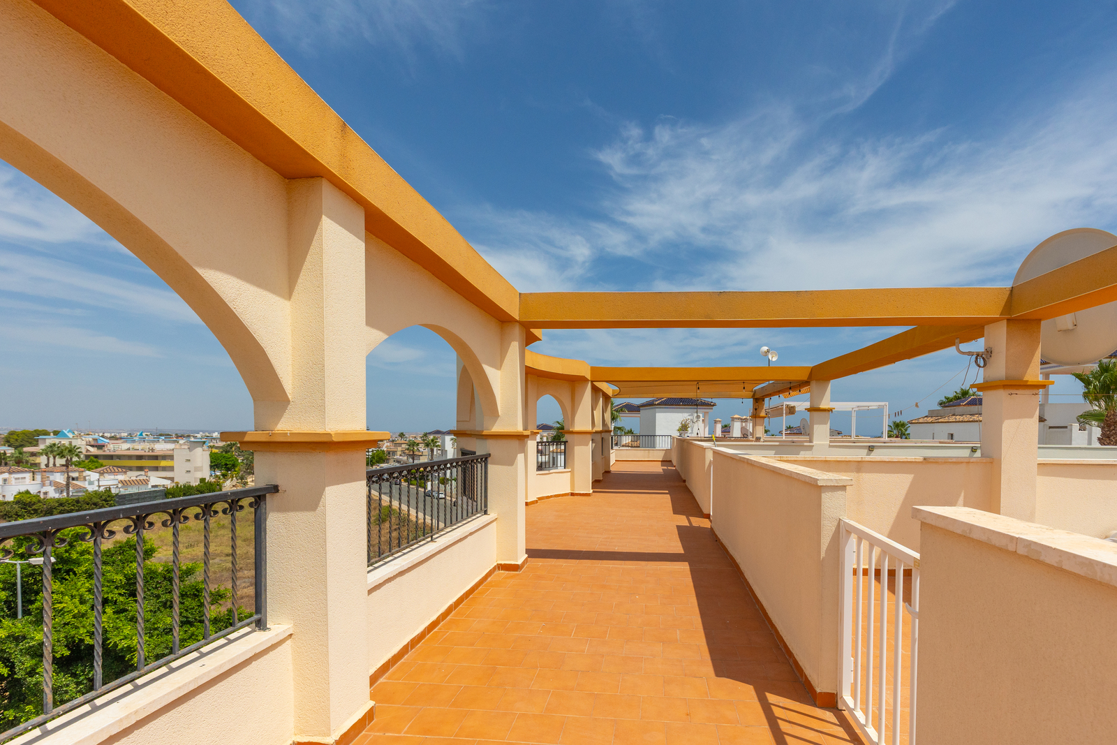 Apartamento amueblado con solarium privado