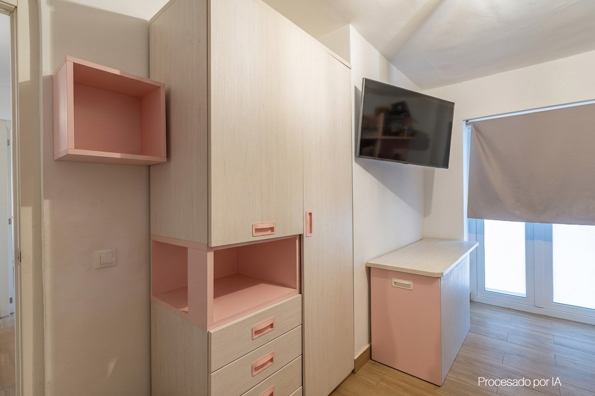 Exclusivo Chalet en Jávea: Playa, Piscina y Sol, Descubre este chalet adosado reformado en Jávea, Alicante. A 1km de la playa, con piscina, jardín, paneles solares y acabados de lujo. ¡Tu hogar mediterráneo!