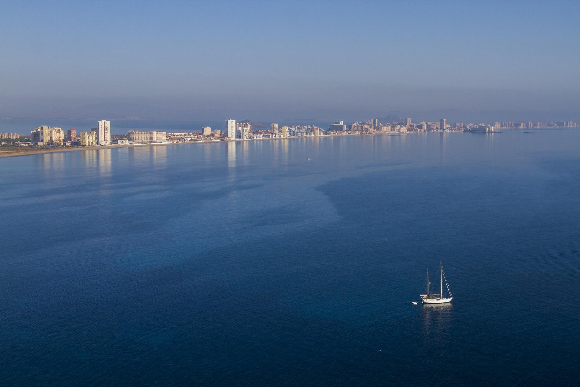 La Manga Club: Tu Hogar de Lujo en Costa Cálida, Descubre La Manga Club: apartamentos de lujo de obra nueva en Costa Cálida, Murcia. Vive junto al golf y el Mediterráneo con piscinas, jardines y gimnasio. ¡Tu