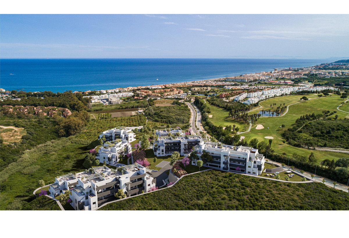 Lujo en Casares: Vistas al mar y al campo de golf, Exclusiva promoción en Casares Costa: apartamentos de lujo con vistas al mar. Disfrute de piscinas, spa, gym y golf. ¡Viva la Costa del Sol!