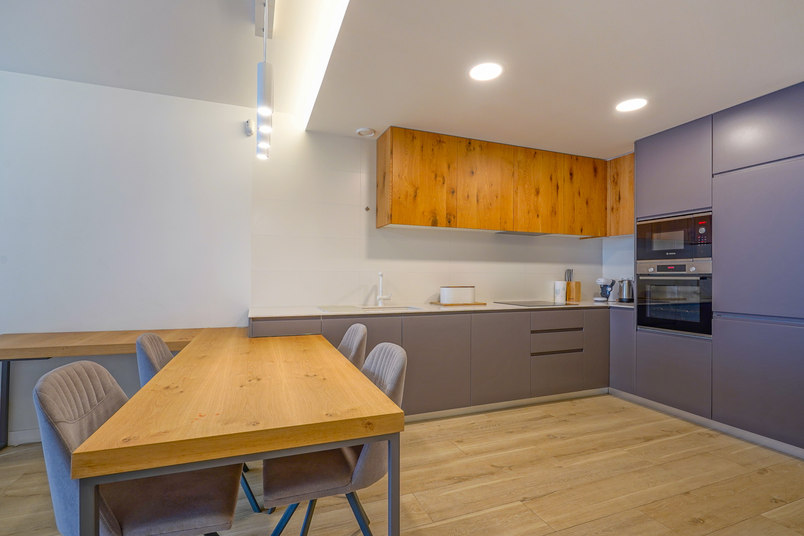 Apartamento Moderno con Vistas y Jardín en Cumbre del Sol, Descubre este moderno apartamento de lujo en venta en Cumbre del Sol, Benitachell. 2 dorm, 2 baños, terraza 23m², jardín privado y piscina. Vistas al parque nat