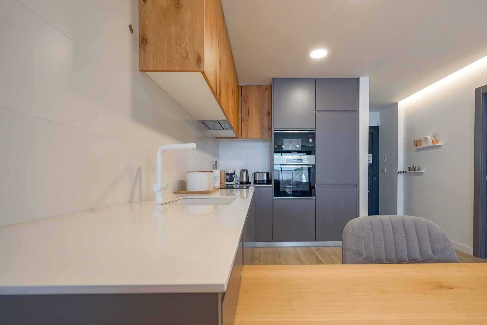 Apartamento Moderno con Vistas y Jardín en Cumbre del Sol, Descubre este moderno apartamento de lujo en venta en Cumbre del Sol, Benitachell. 2 dorm, 2 baños, terraza 23m², jardín privado y piscina. Vistas al parque nat