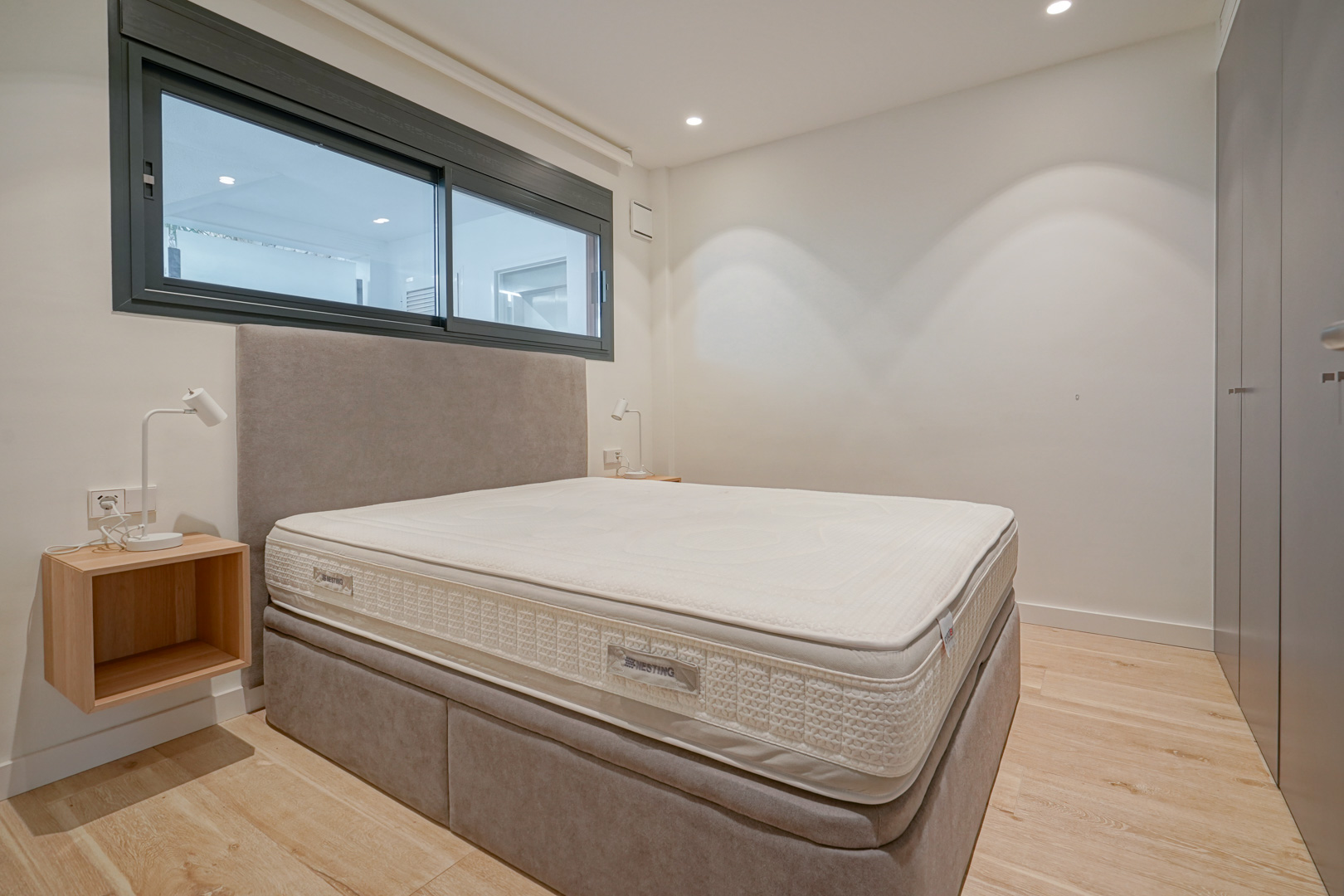 Apartamento Moderno con Vistas y Jardín en Cumbre del Sol, Descubre este moderno apartamento de lujo en venta en Cumbre del Sol, Benitachell. 2 dorm, 2 baños, terraza 23m², jardín privado y piscina. Vistas al parque nat
