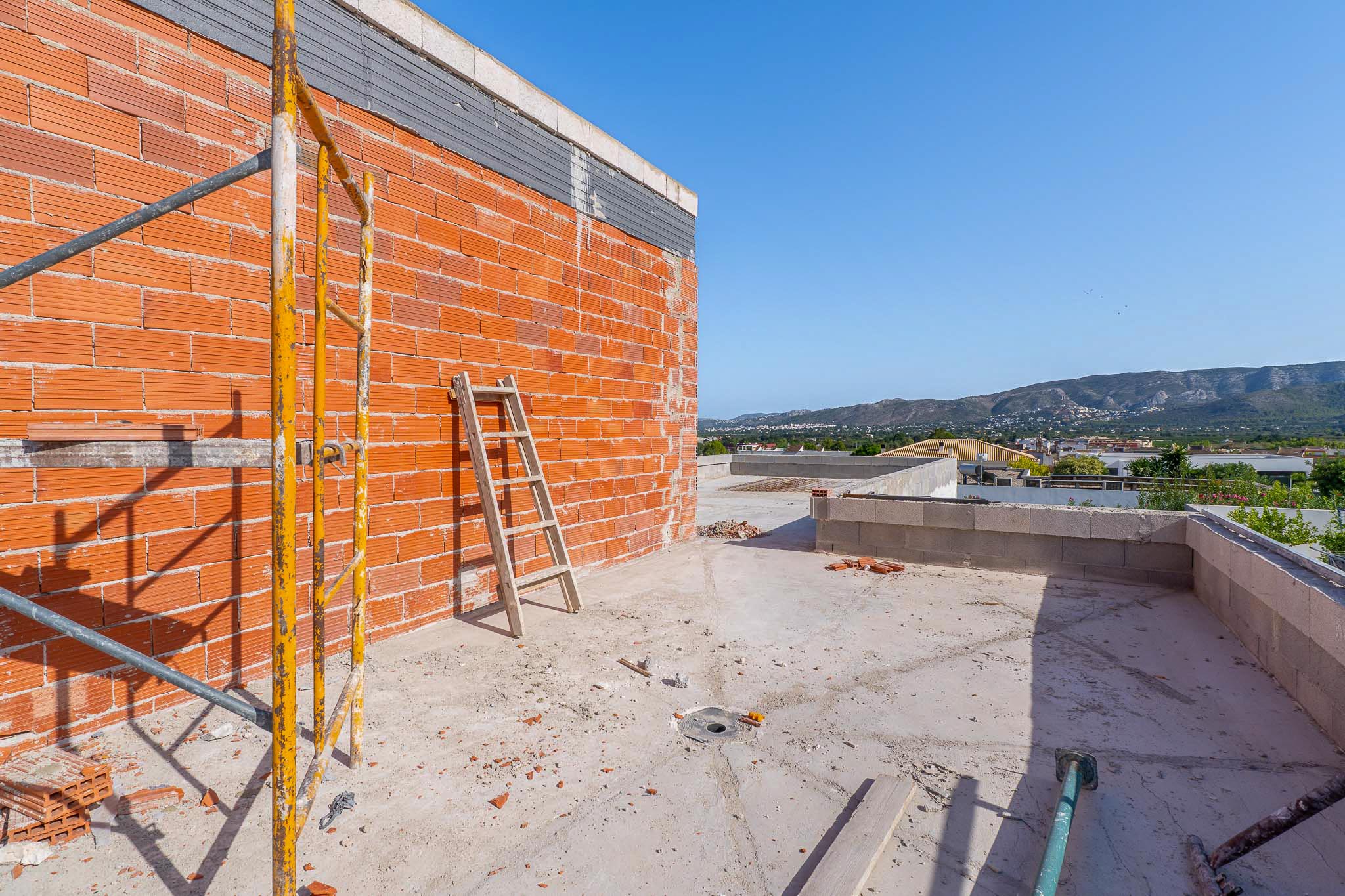 Moderna Villa de Obra Nueva en Beniarbeig con Piscina, Exclusiva villa de obra nueva en Beniarbeig, Alicante. 3 hab, 2 baños, piscina y diseño moderno. Vive la serenidad cerca de Dénia y playas. ¡Personaliza tu hoga
