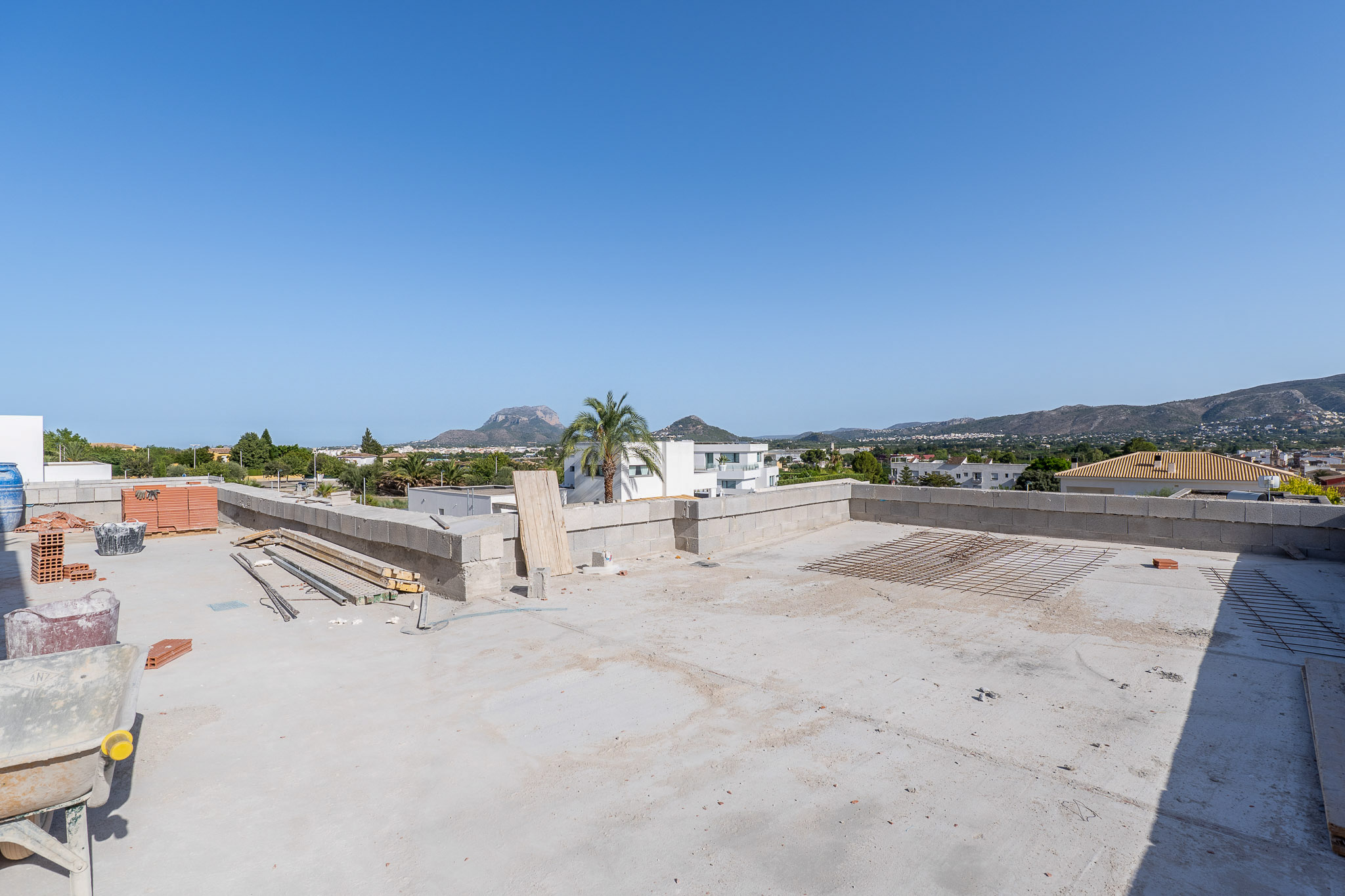 Moderna Villa de Obra Nueva en Beniarbeig con Piscina, Exclusiva villa de obra nueva en Beniarbeig, Alicante. 3 hab, 2 baños, piscina y diseño moderno. Vive la serenidad cerca de Dénia y playas. ¡Personaliza tu hoga
