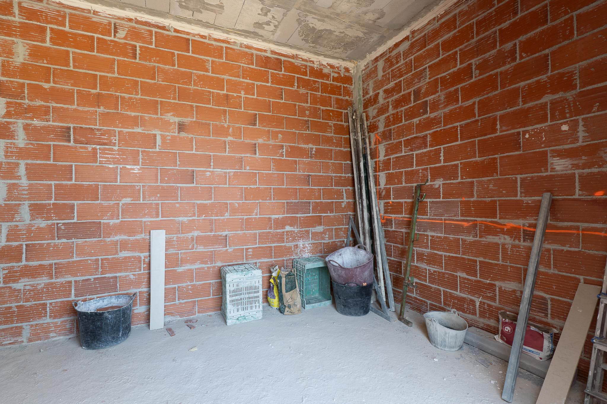 Moderna Villa de Obra Nueva en Beniarbeig con Piscina, Exclusiva villa de obra nueva en Beniarbeig, Alicante. 3 hab, 2 baños, piscina y diseño moderno. Vive la serenidad cerca de Dénia y playas. ¡Personaliza tu hoga