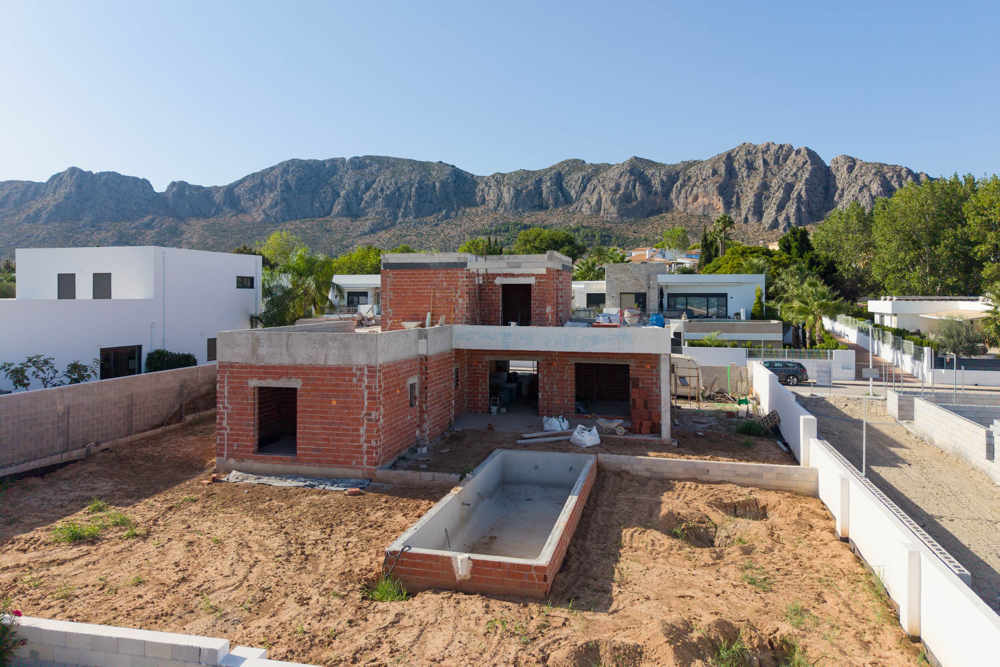 Moderna Villa de Obra Nueva en Beniarbeig con Piscina, Exclusiva villa de obra nueva en Beniarbeig, Alicante. 3 hab, 2 baños, piscina y diseño moderno. Vive la serenidad cerca de Dénia y playas. ¡Personaliza tu hoga